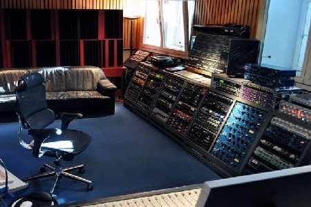 Electronic music production studio